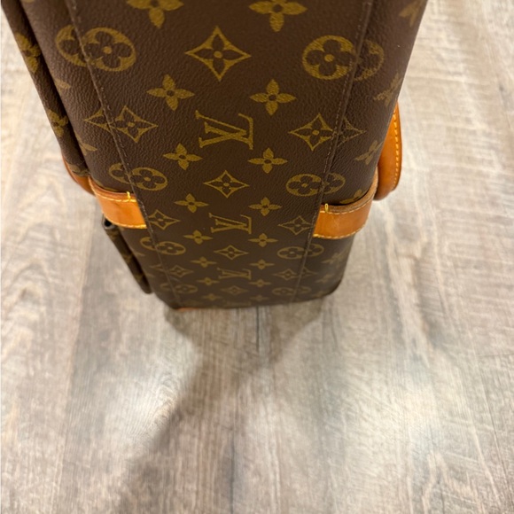 Louis Vuitton Brown and Tan Monogram Hudson Satchel - Picture 4 of 11